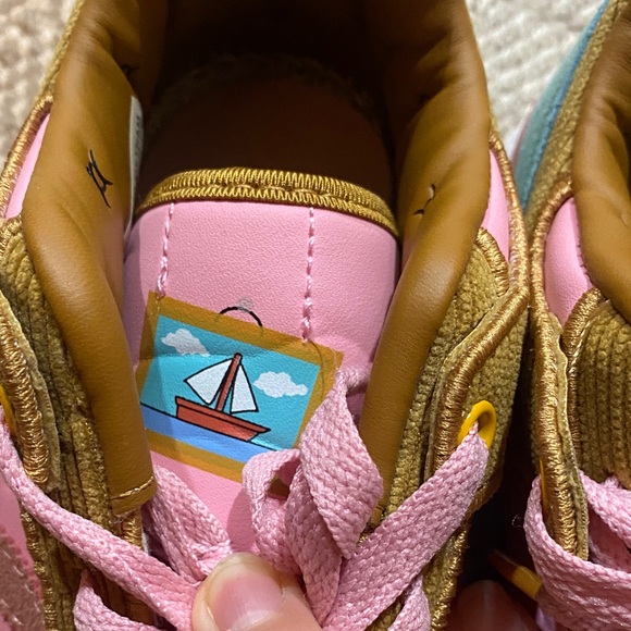 The Simpsons Adidas Women's Sneakers. - Picture 2 of 7